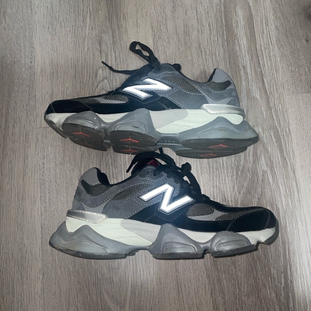 Size 6 New balance 9060 Black Castlerock - Picture 7 of 8